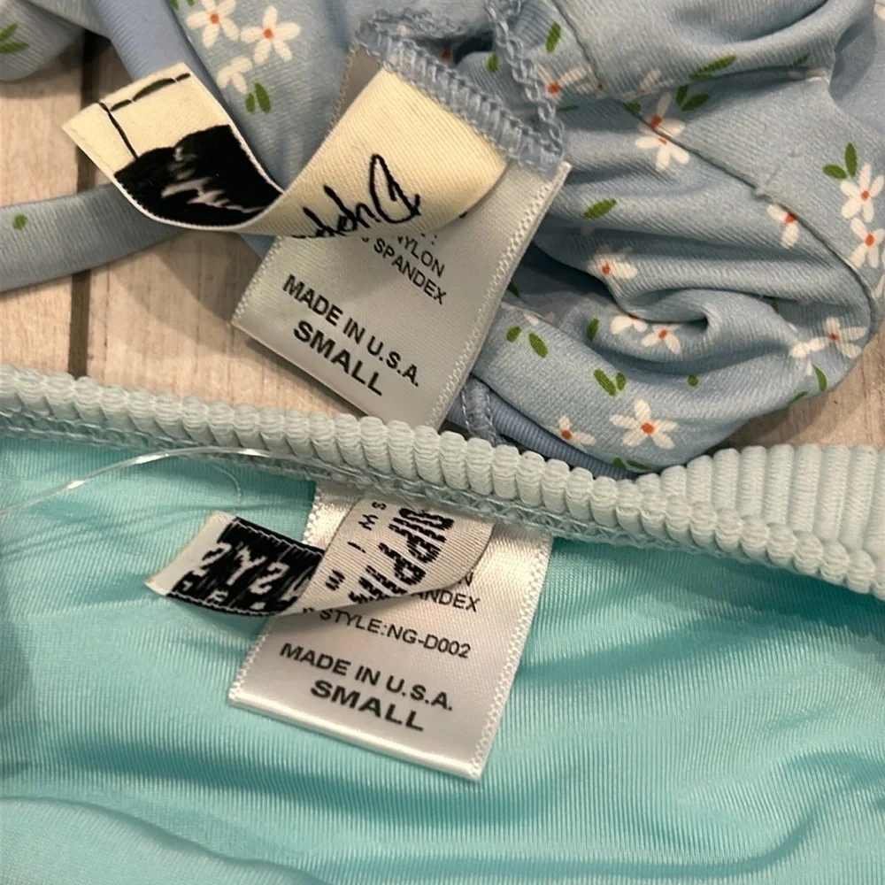 Dippin' Daisy's 2 piece bikini set in blue size small